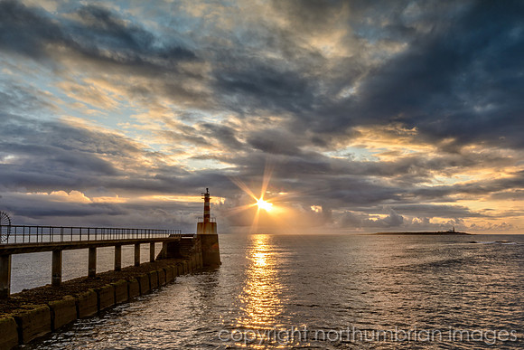 amble, images, lighthouse, northumberland, northumbria, northumbrian, sea, seascape, sunrise