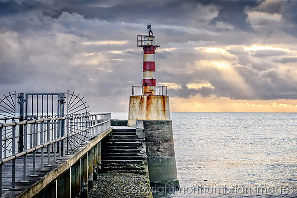 "northumbrian images", amble, sunrise, sea, seascape, lighthouse, northumberland, northumbria