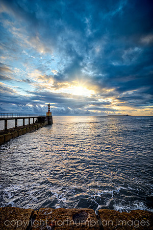 amble, lighthouse, northumberland, northumbria, northumbrian images, sea, seascape, sunrise