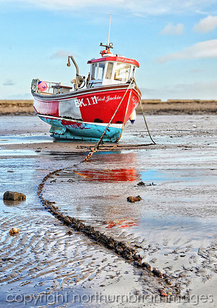 lindisfarne harbour boat holy island